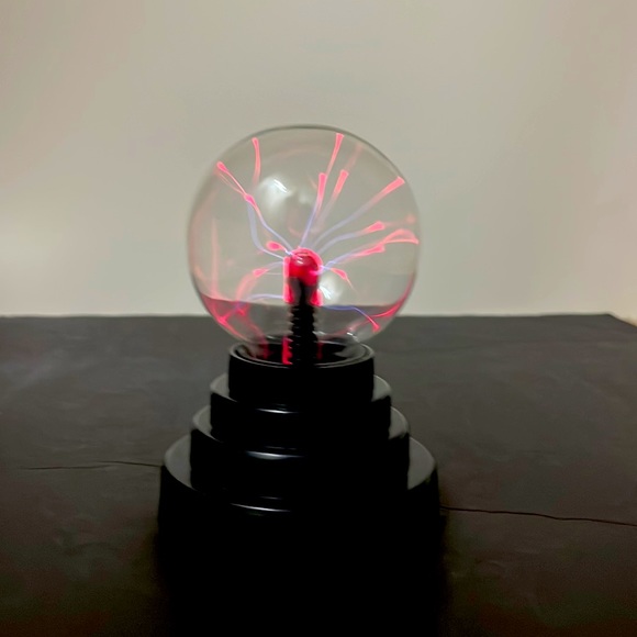 Plasma lamp/Ball/Orb. Plasma Electric Nebula lightning Ball, Touch Sensitive. - Picture 2 of 5